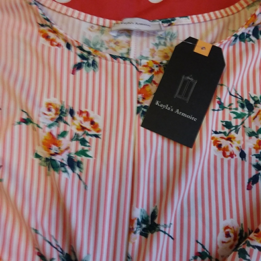 Kayla's Armoire printed blouse - Picture 4 of 7